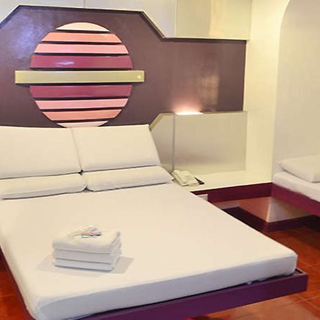 Astrotel Guadalupe Mandaluyong Exterior foto